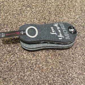 No Boundaroes women’s grey 6 pair stay put and liner size 4-10 USA